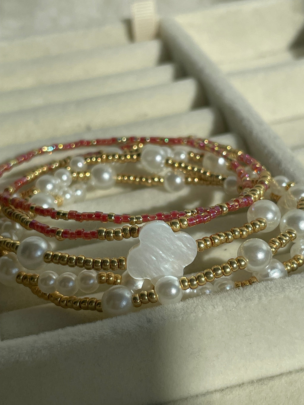 Bracelet stack - red