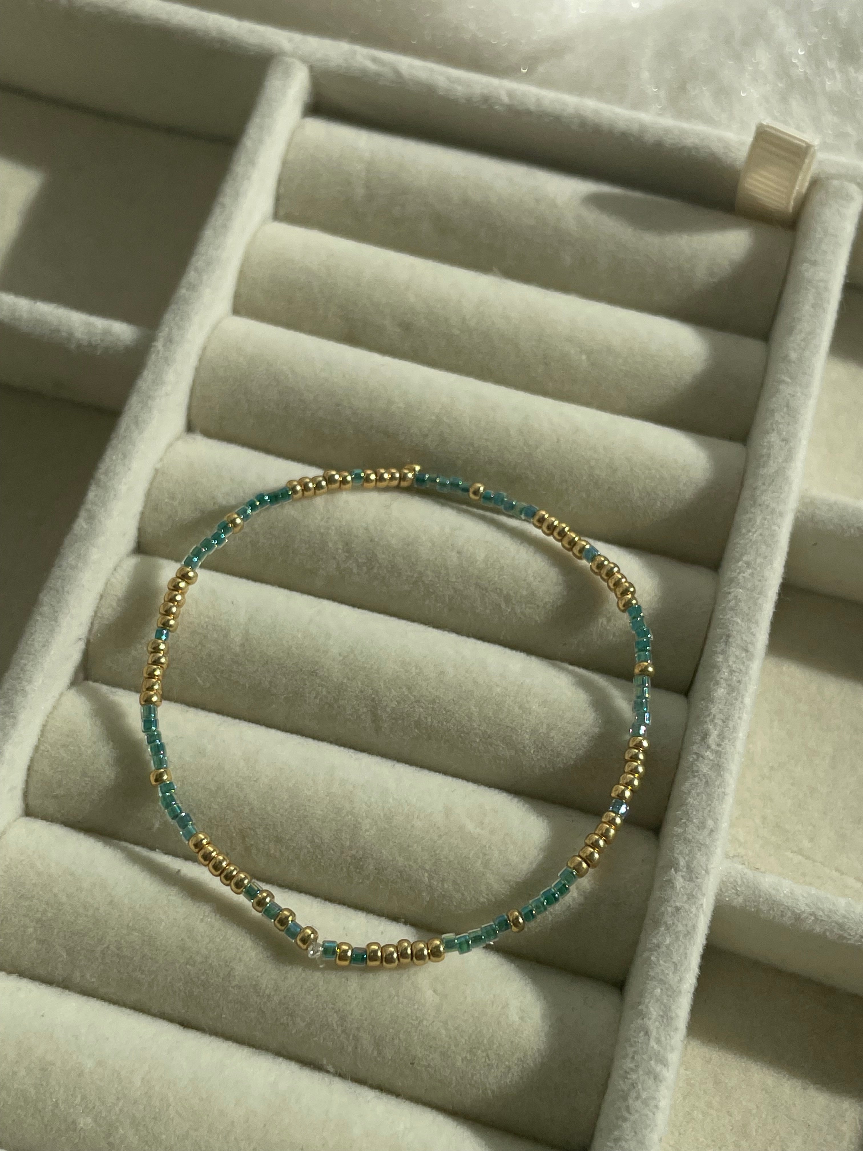 Bracelet stack - red