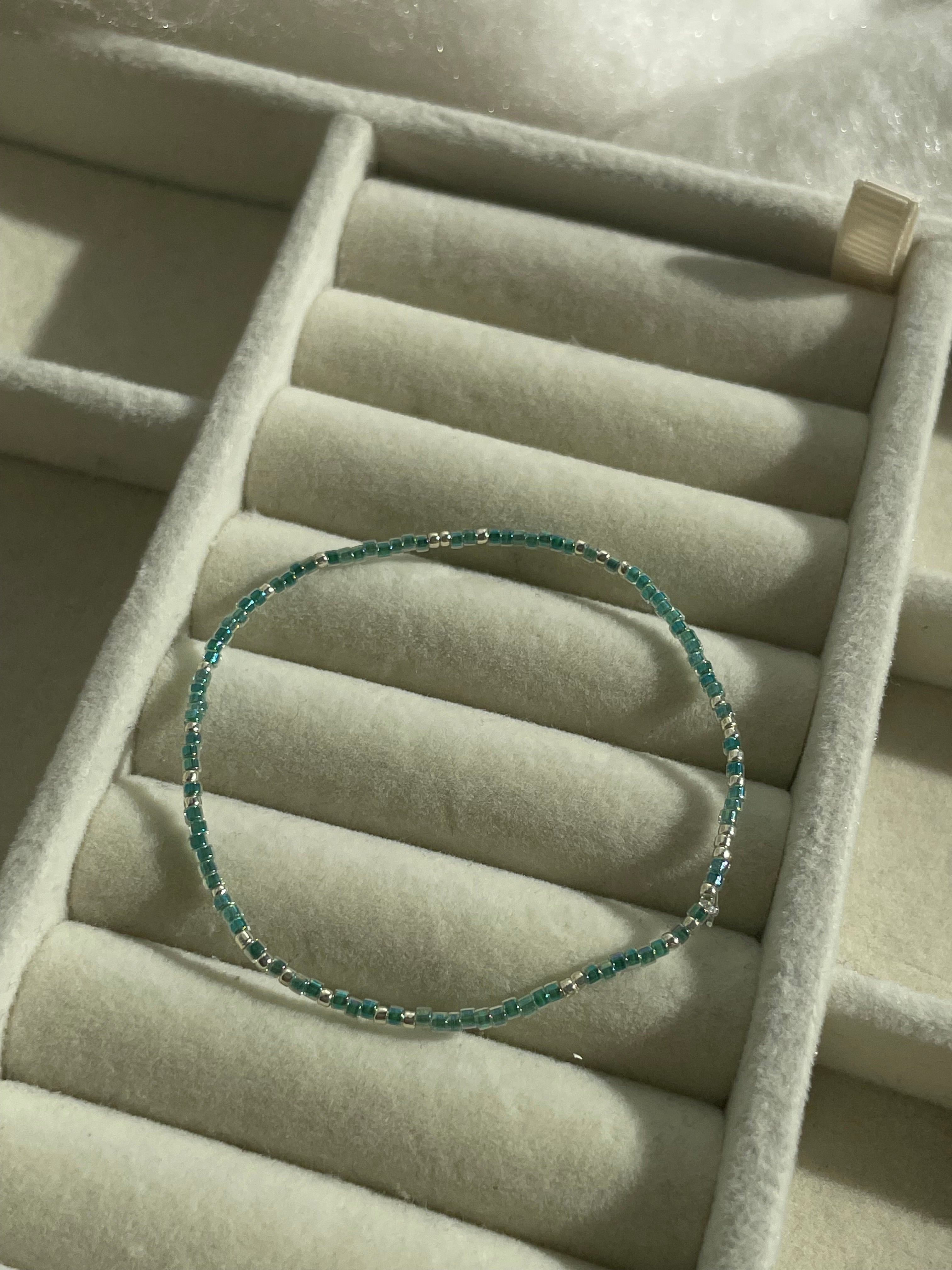 Bracelet stack - red