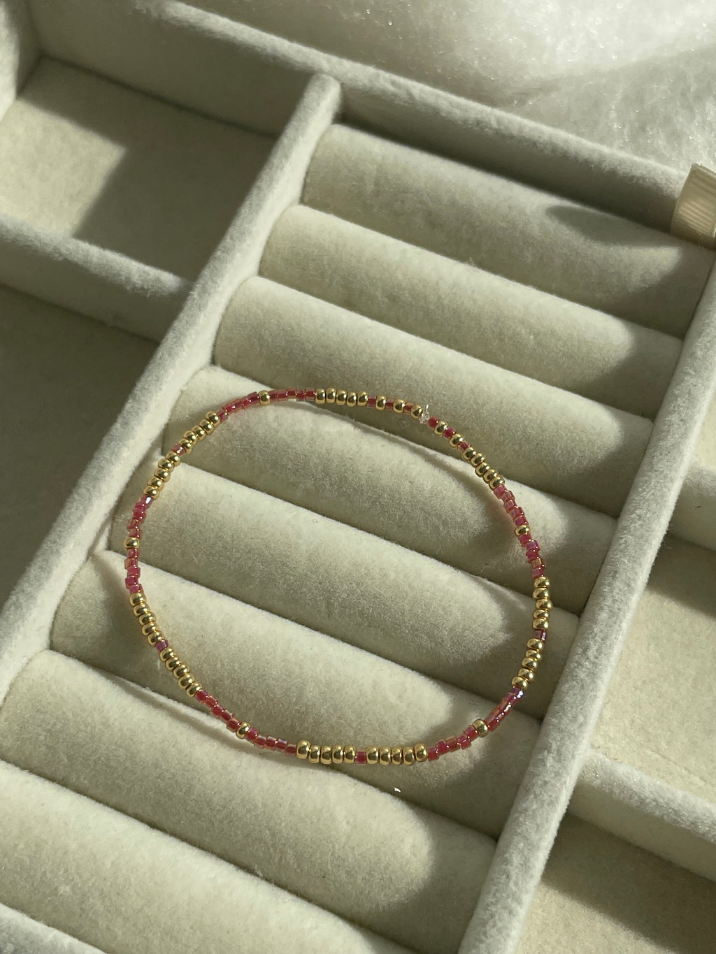 Bracelet stack - red