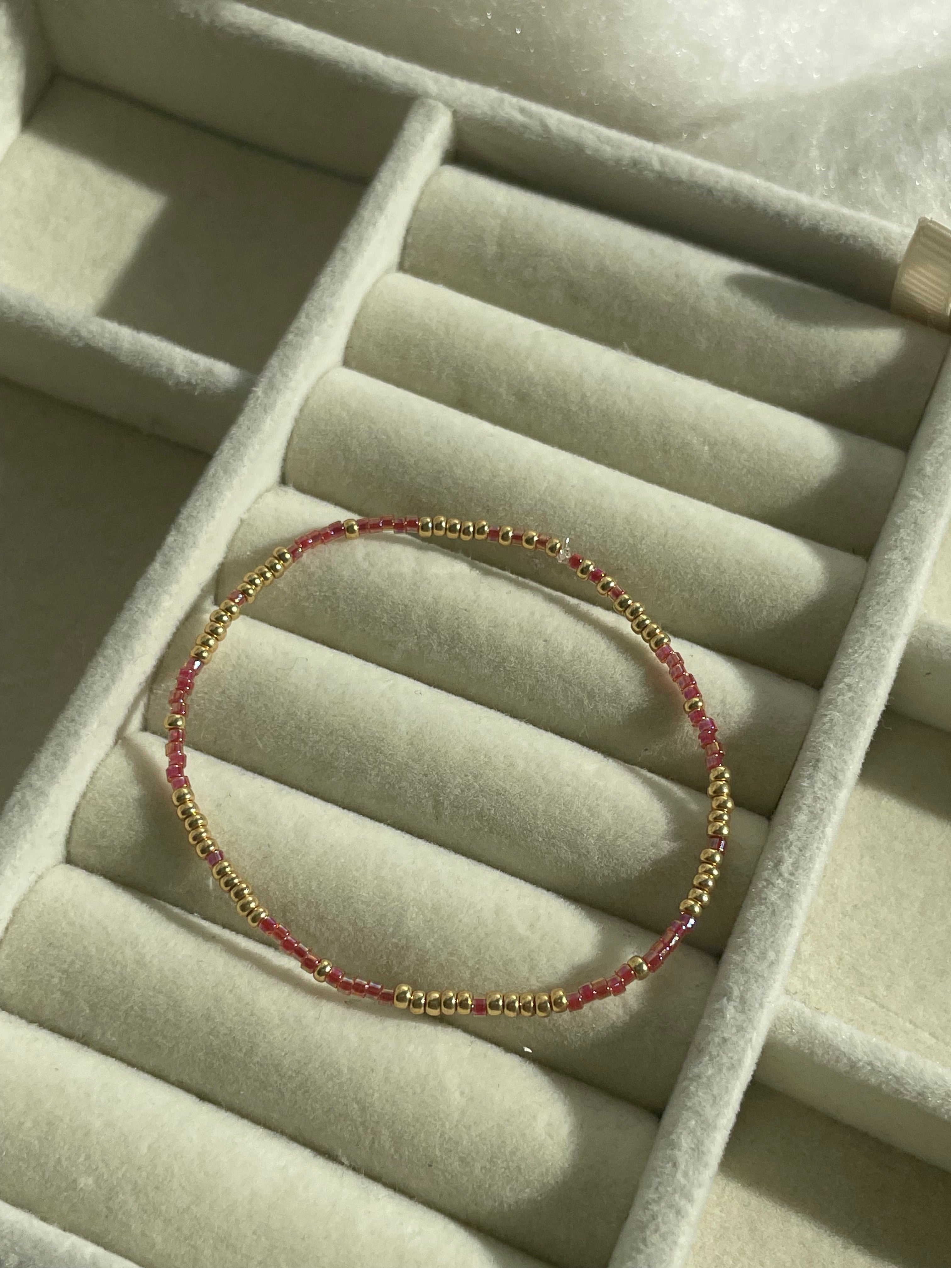 Bracelet stack - red