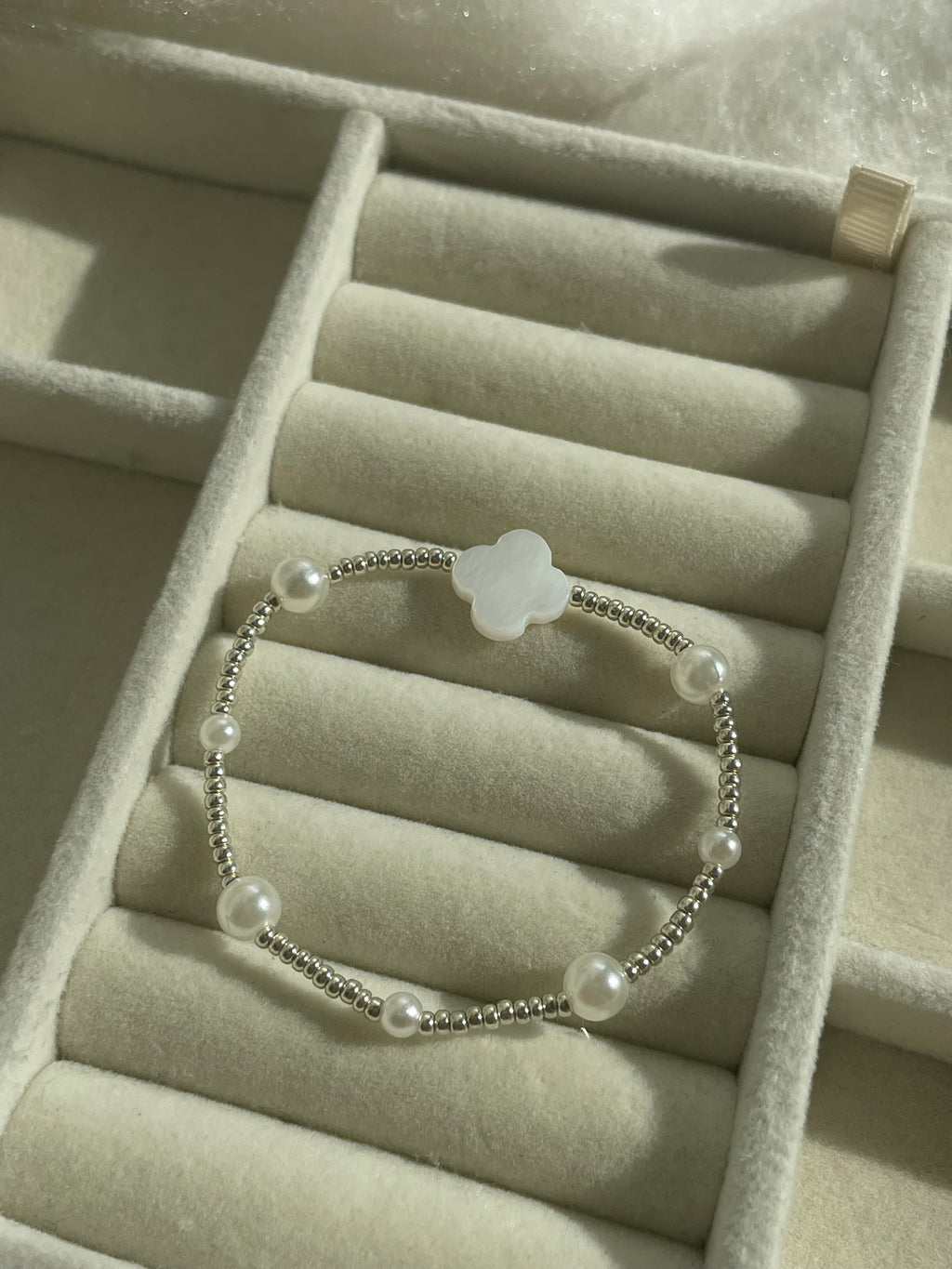 Bracelet stack - red