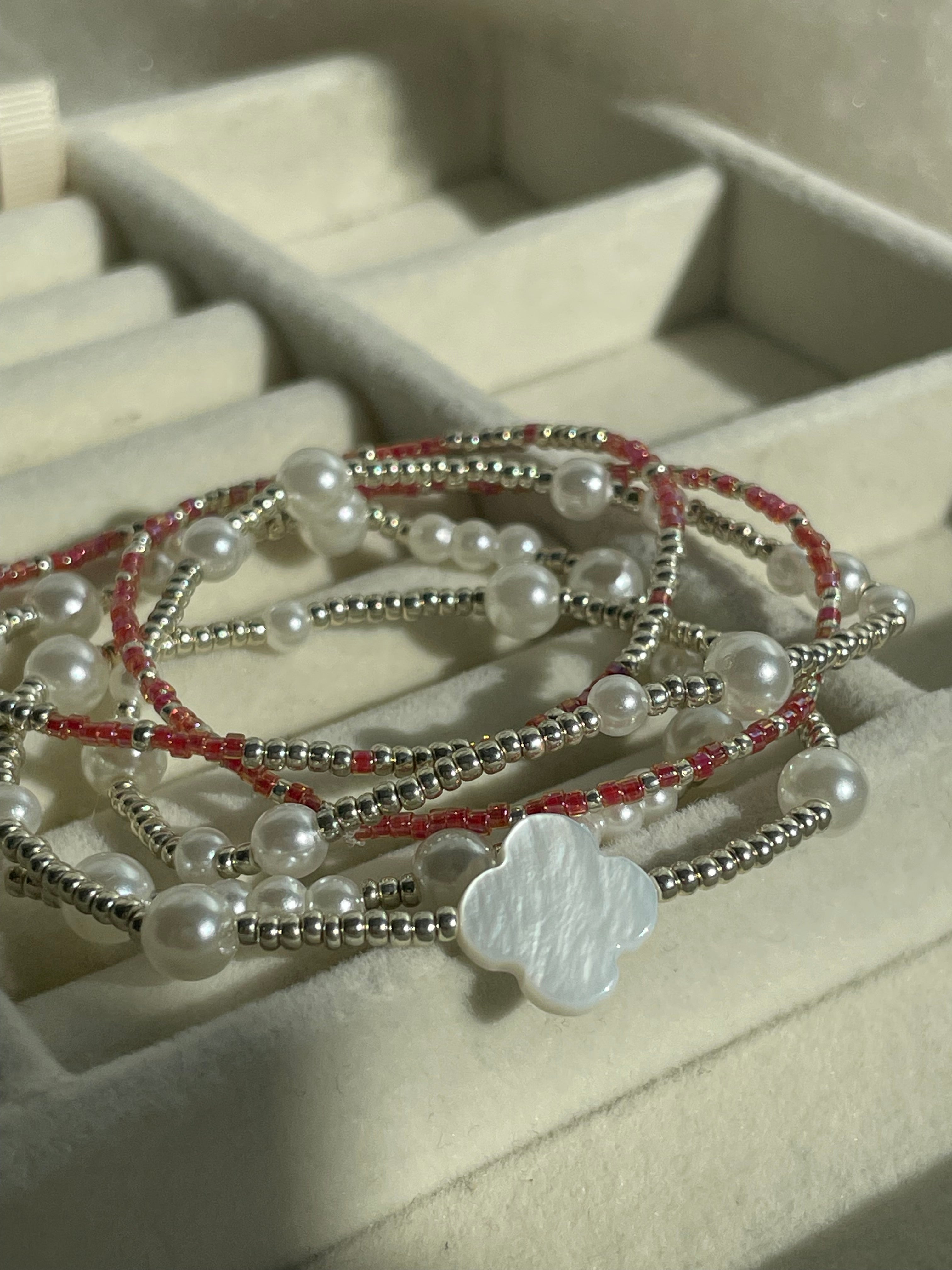 Bracelet stack - red
